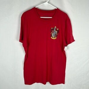 NWT Harry Potter Hogwarts Gryffindor Crest Short Sleeve Shirt -Size L